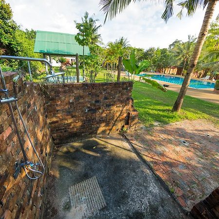 Raks Thai Resort Ao Nang Exterior photo